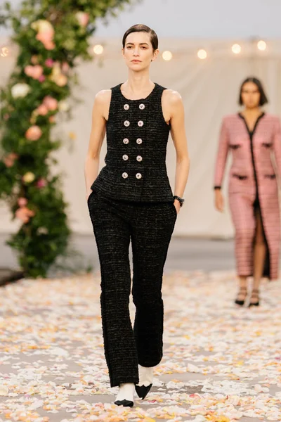 Look 2